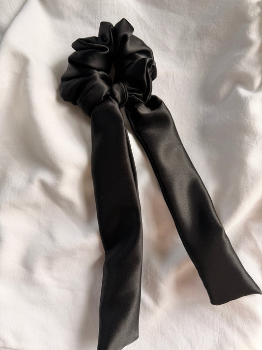 Gumka do włosów scrunchie STANDARD ze wstążką jedwab czarna