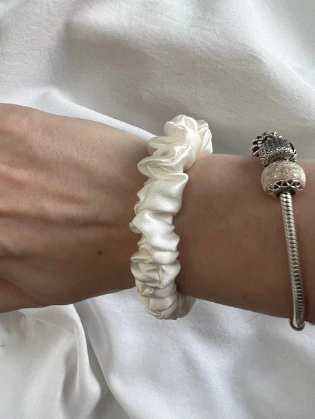 Scrunchie SLIM śmietankowa Jedwab
