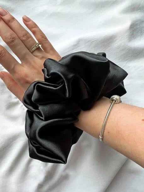 Scrunchie XXL czarna Satyna