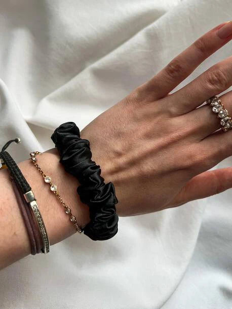 Scrunchie SLIM czarna Satyna
