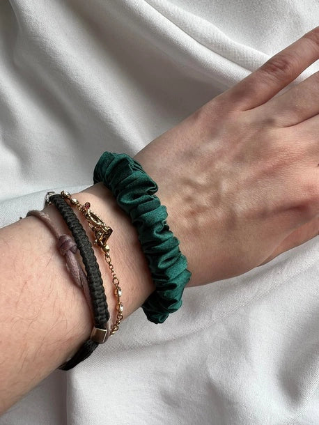 Scrunchie SLIM butelkowa zieleń Satyna