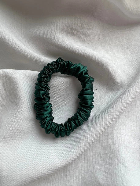 Scrunchie SLIM butelkowa zieleń Satyna