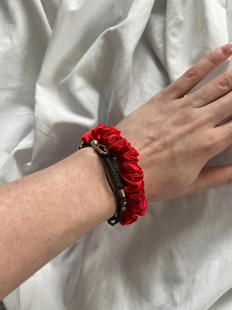 Scrunchie SLIM ostra czerwień Satyna