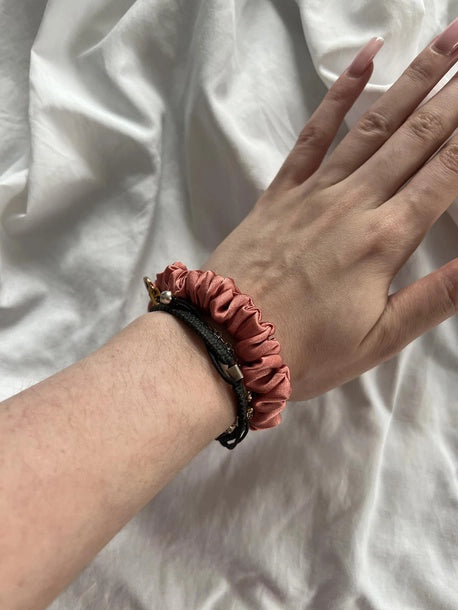 Scrunchie SLIM łososiowy Jedwab