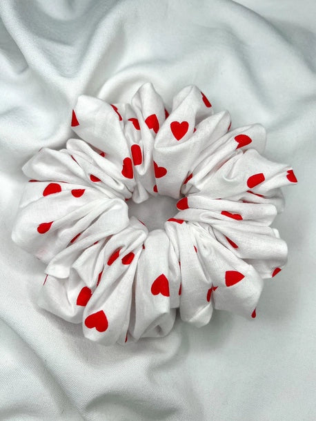 Scrunchie STANDARD biała w serduszka Bawełna