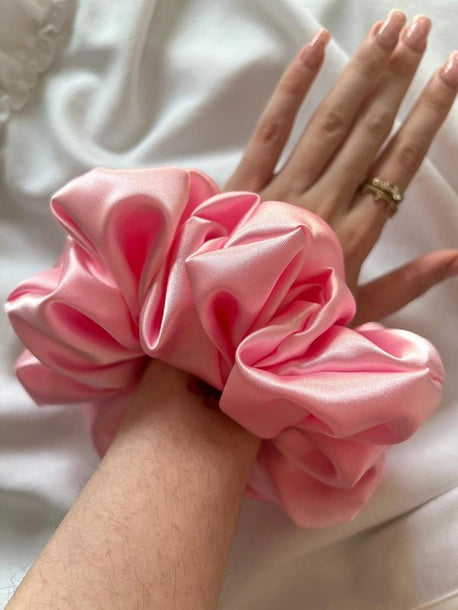 Scrunchie XXL cukierkowy róż Satyna