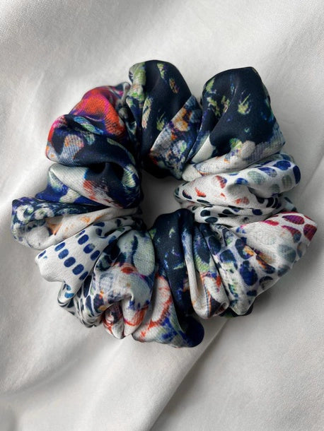 Scrunchie STANDARD wzorzysty niebieski Satyna