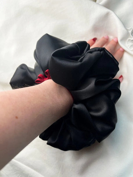 Scrunchie XXL czarna powiększona Jedwab