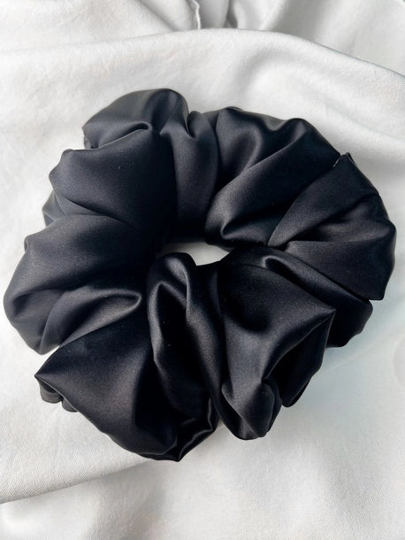 Scrunchie XXL czarna powiększona Jedwab