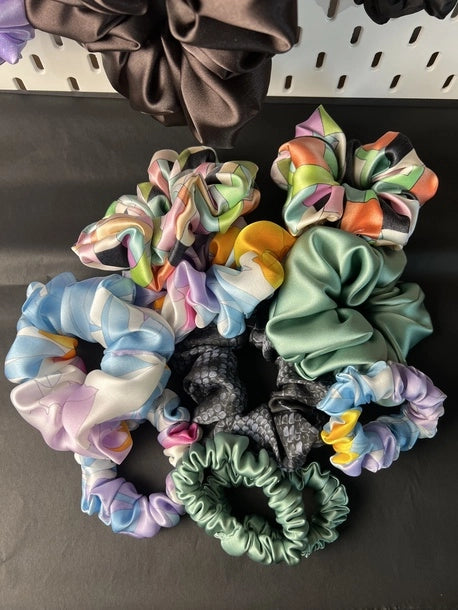 Scrunchie STANDARD JOANNA Jedwab