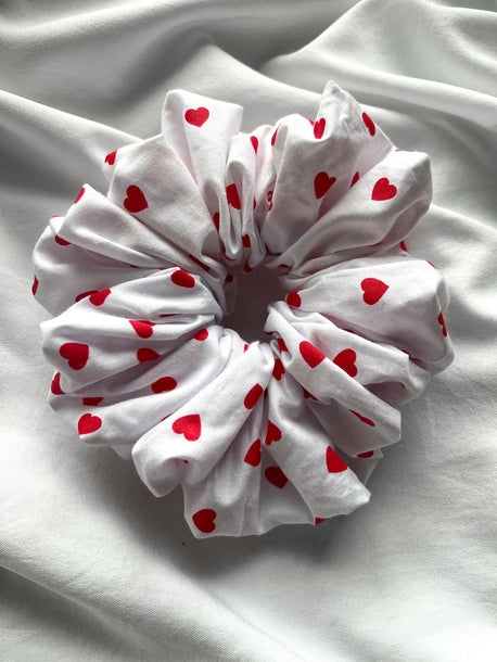 Scrunchie XXL biała w serduszka Bawełna