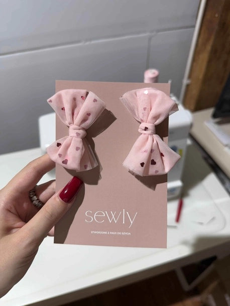 Zestaw 2 szt kokardki w serduszka róż
