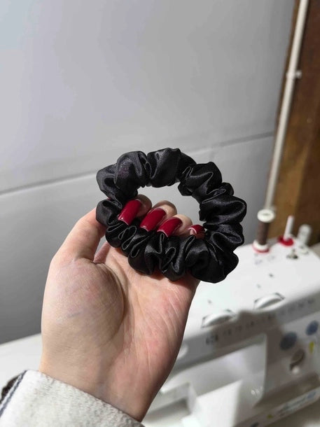 Scrunchie MINI czarna Satyna