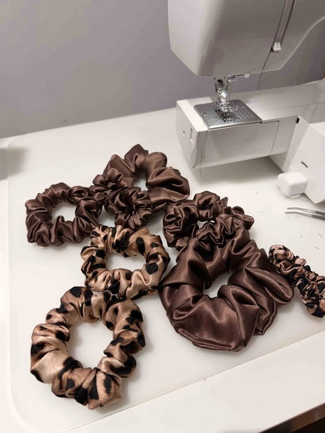 Scrunchie MINI brąz Jedwab