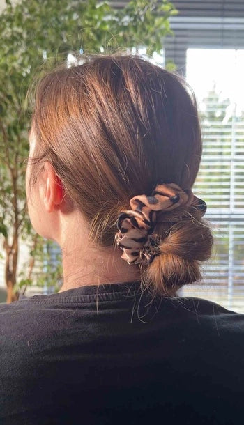 Scrunchie MINI brąz Jedwab